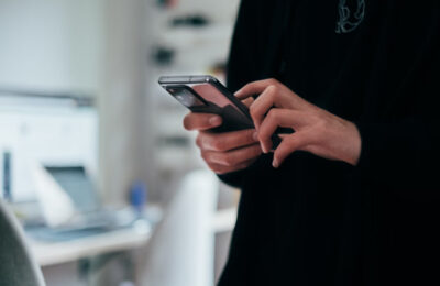 Moins de temps passé sur son smartphone : quels sont les réels avantages de la détox numérique ?